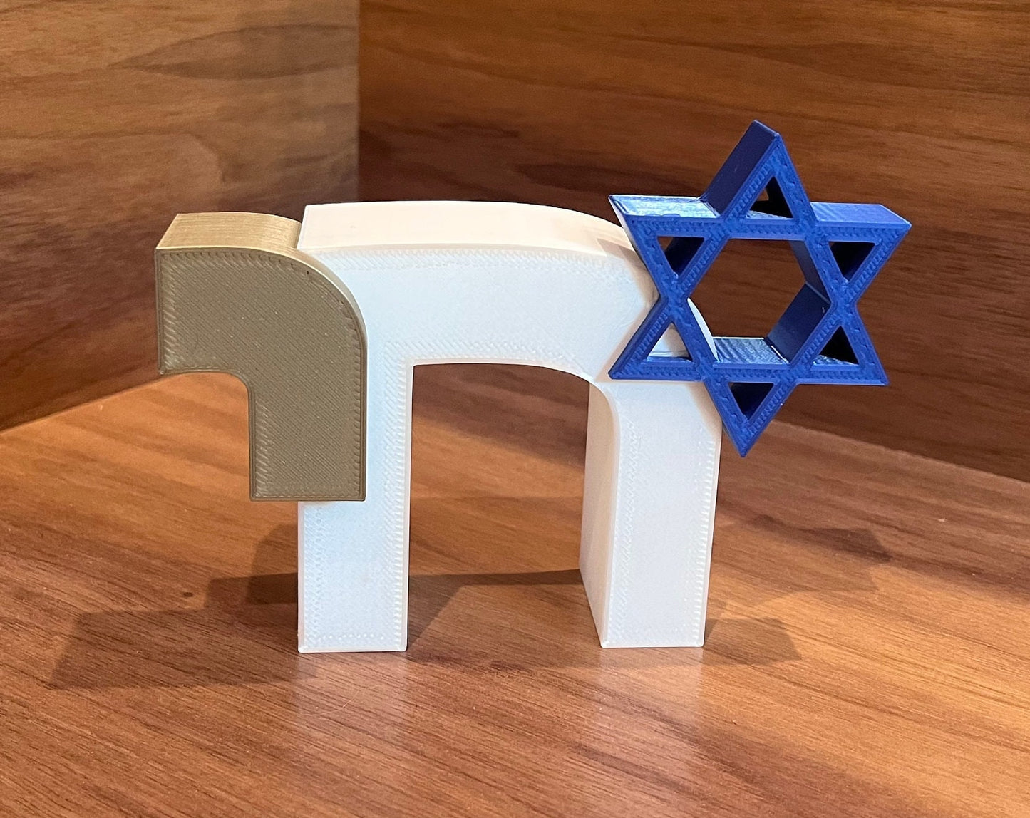 3D Printed Chai Statuette |  תקשיט חי