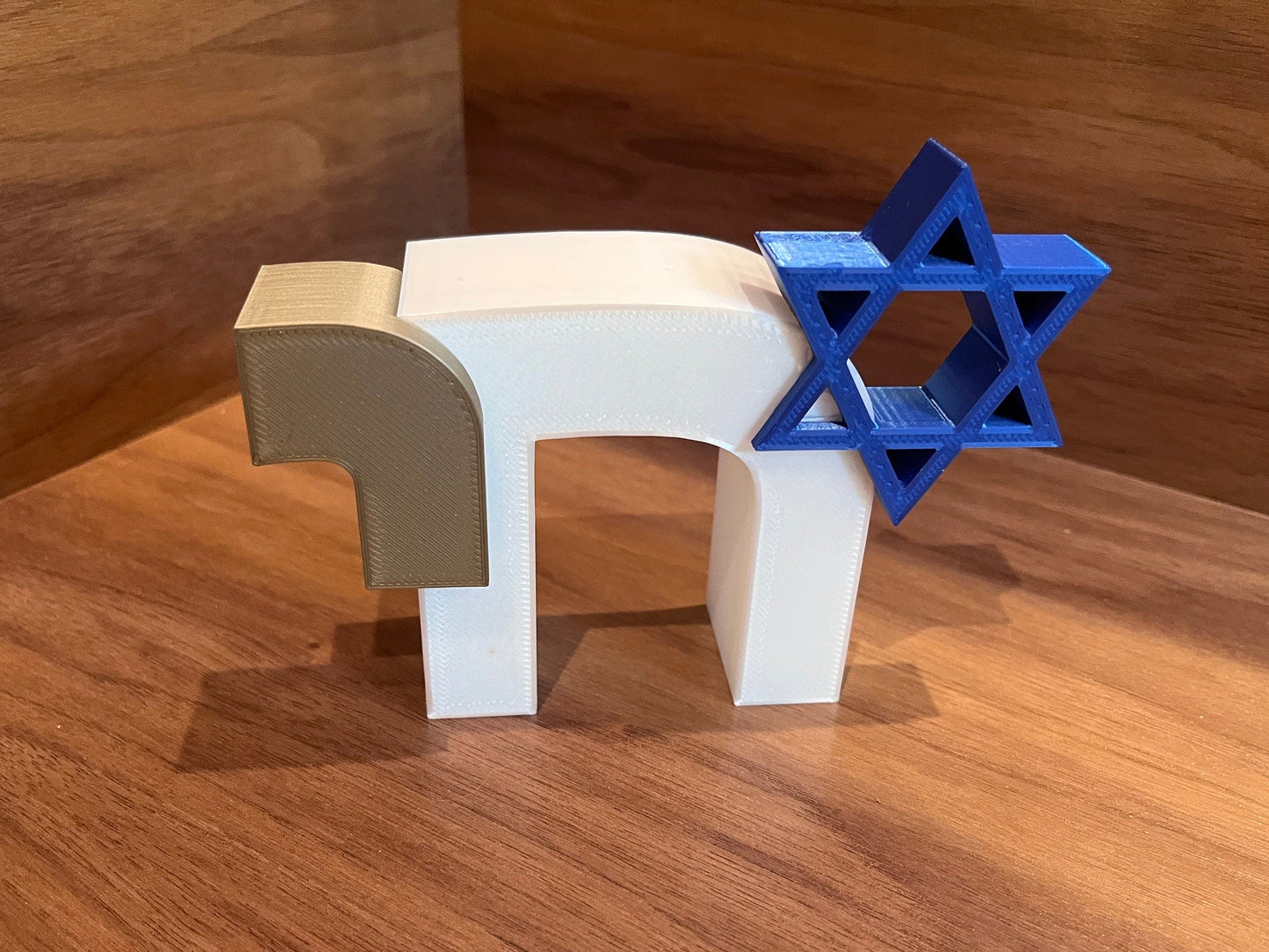 3D Printed Chai Statuette |  תקשיט חי